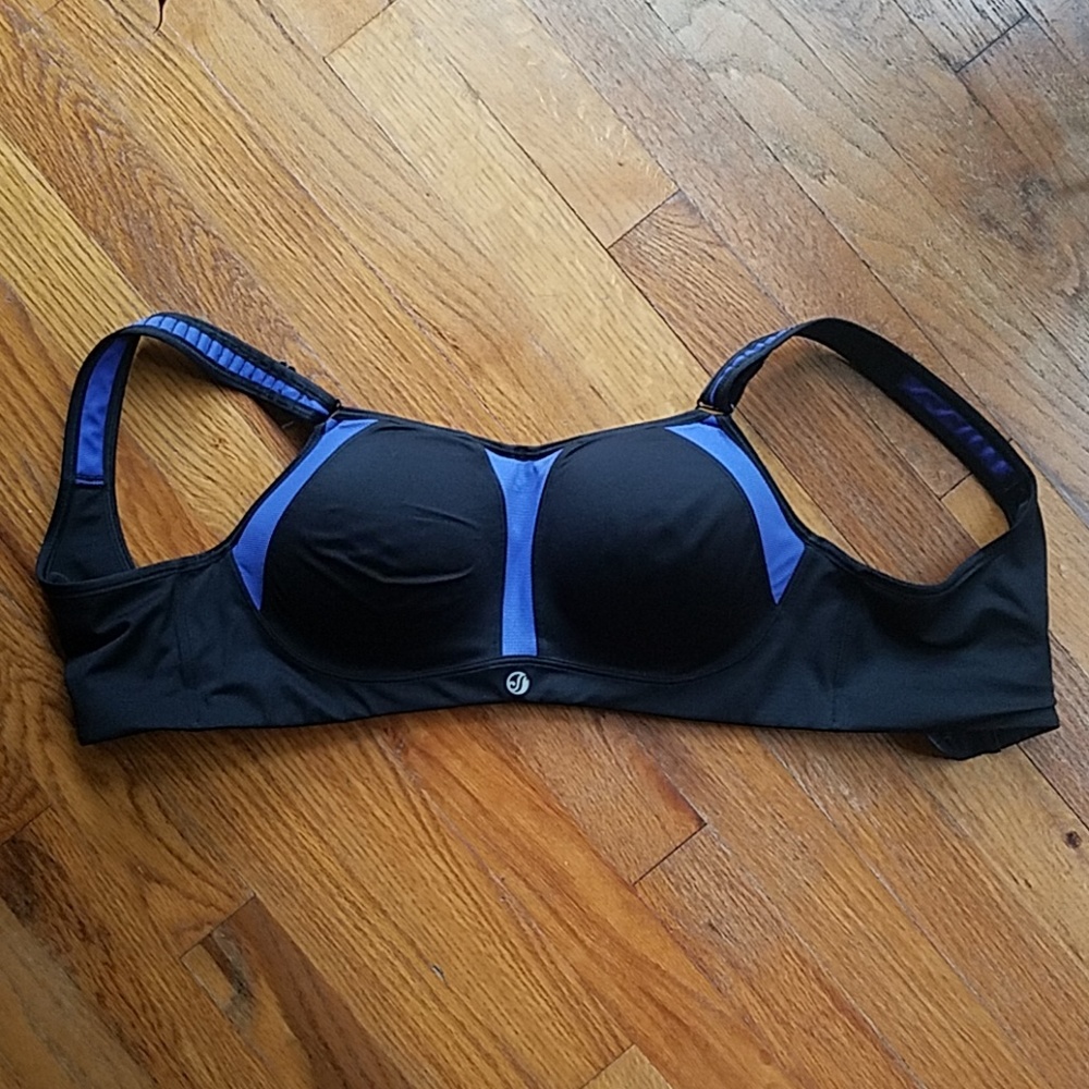 Max support contour underwire sports bra